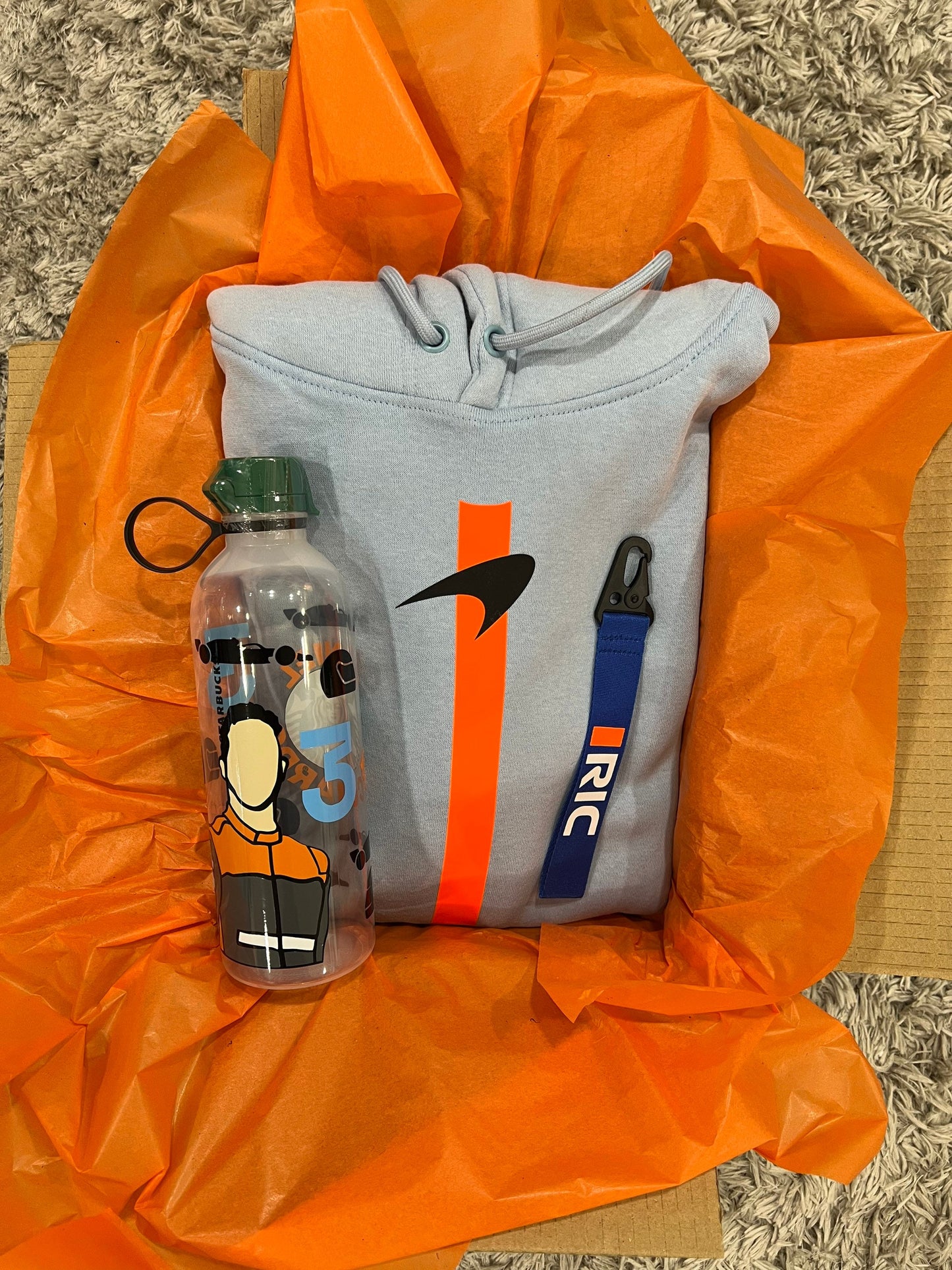 Daniel Ricciardo inspired gift set - Hoodie and Water Bottle